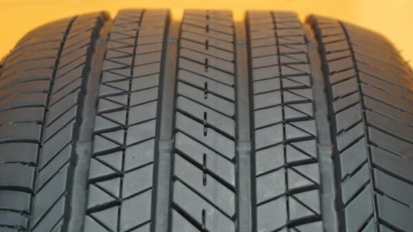 2 used tires 215/55/16 BRIDGESTONE - Image 5