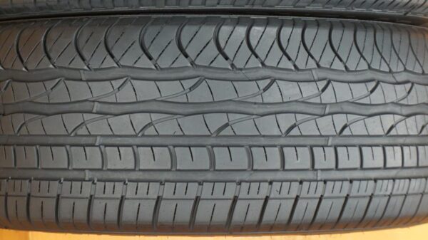 2 used tires 225/50/17 DOUGLAS - Image 4