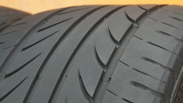 2 used tires 245/35/20 DELINTE - Image 3