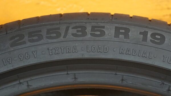 2 used tires 255/35/19 CONTINENTAL - Image 7