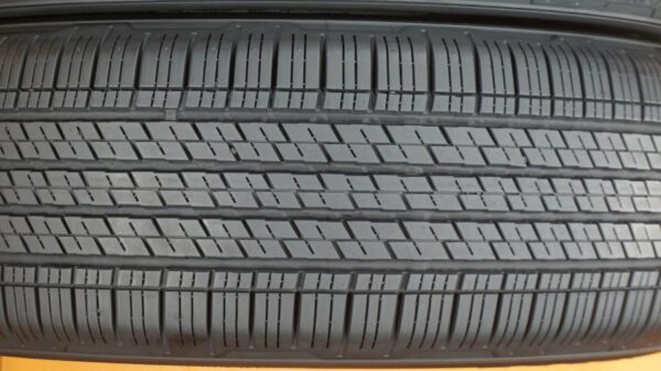 2 used tires 225/60/17 CONTINENTAL - Image 4