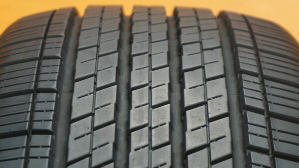 2 used tires 225/60/17 CONTINENTAL - Image 5