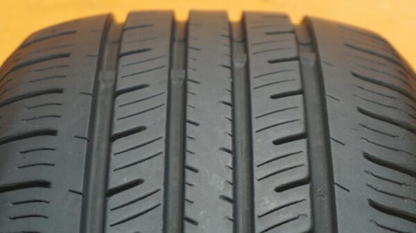 2 used tires 205/65/16 WESTLAKE - Image 5