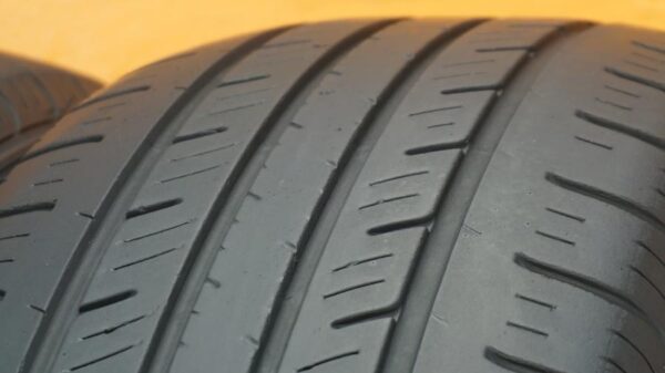 2 used tires 205/65/16 WESTLAKE - Image 3