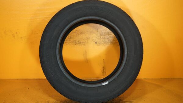 2 used tires 215/60/16 DEAN - Image 6