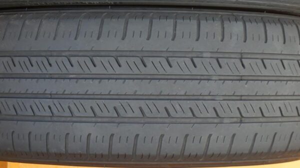 2 used tires 215/60/16 WESTLAKE - Image 4