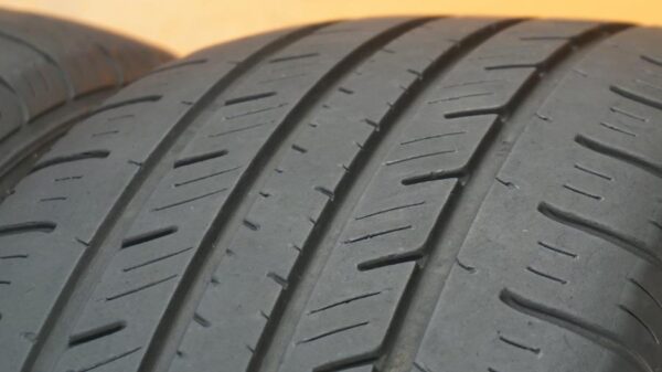 2 used tires 215/60/16 WESTLAKE - Image 3