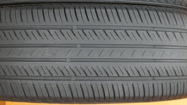 2 used tires 215/55/17 WESTLAKE - Image 4