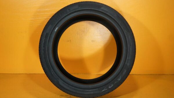 2 used tires 225/45/18 WESTLAKE - Image 6