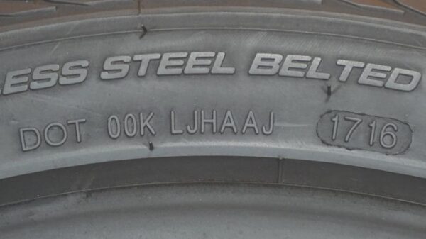 2 used tires 225/45/18 WESTLAKE - Image 8