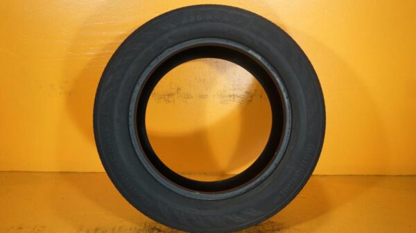 2 used tires 235/55/17 CONTINENTAL - Image 6