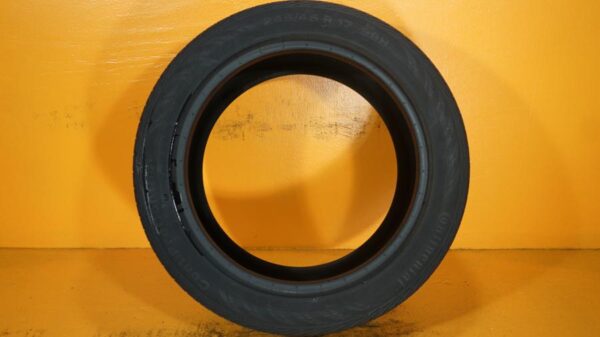 2 used tires 245/45/17 CONTINENTAL - Image 6