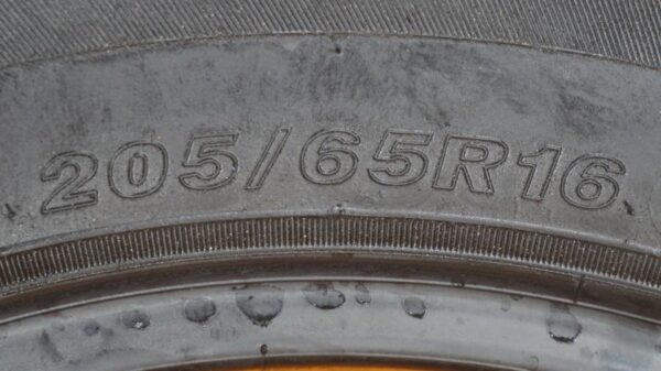 2 used tires 205/65/16 WESTLAKE - Image 7