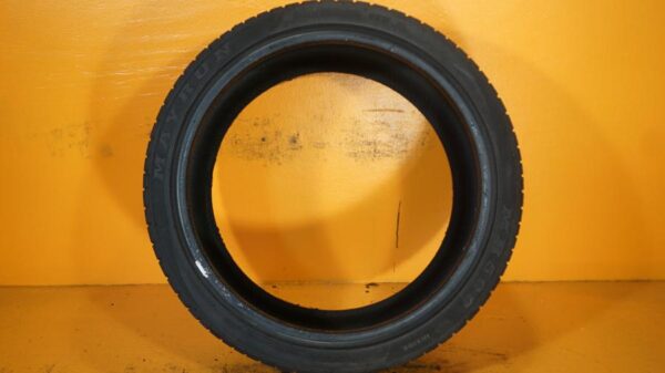 2 used tires 245/35/19 MAYRUN - Image 6