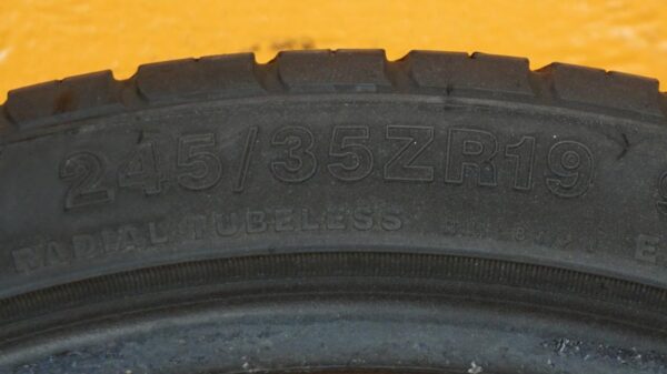 2 used tires 245/35/19 MAYRUN - Image 7