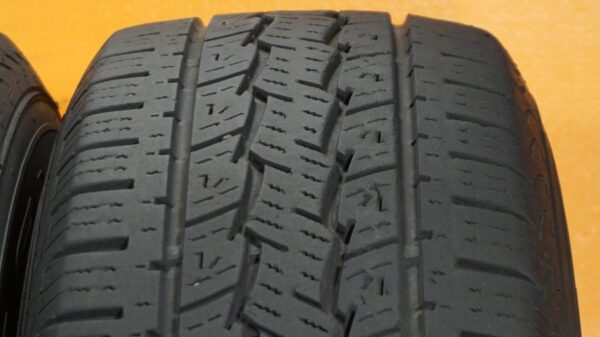 2 used tires LT 245/75/17 GENERAL - Image 5