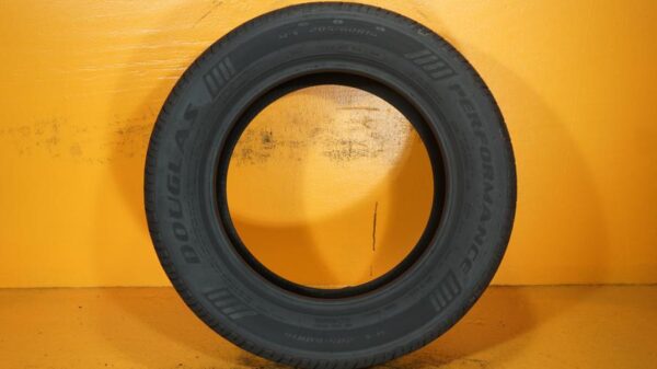 2 used tires 205/60/16 DOUGLAS - Image 6