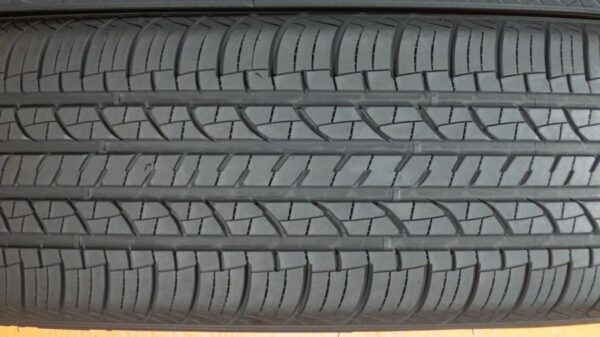 2 used tires 215/60/16 DOUGLAS - Image 4