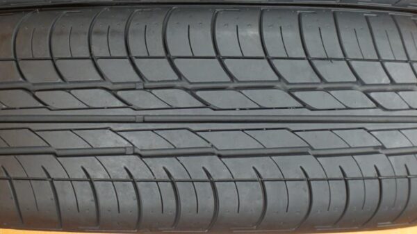 2 used tires 205/55/16 VEENTO - Image 4