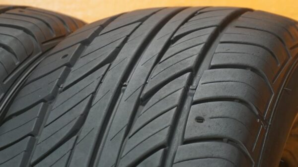 2 used tires 225/60/16 FALKEN - Image 3