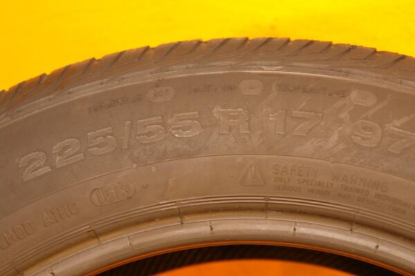 2 used tires 225/55/17 CONTINENTAL - Image 7