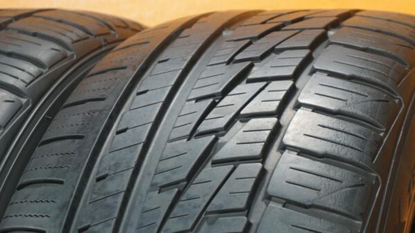 2 used tires 225/50/17 FALKEN - Image 3