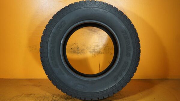 2 used tires LT 275/70/18 HERCULES - Image 6