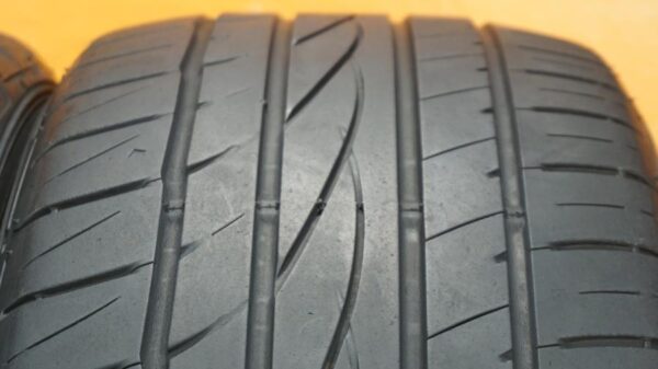 2 used tires 225/55/17 FALKEN - Image 5