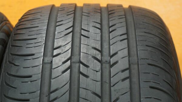 2 used tires 235/50/18 CONTINENTAL - Image 5