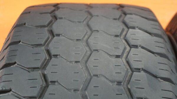 2 used tires LT 33/12.50/15 MAXXIS - Image 5