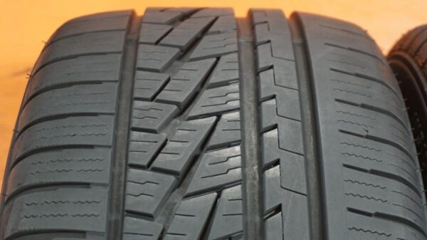 2 used tires 245/50/20 FALKEN - Image 5