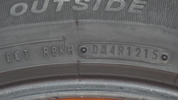 2 used tires 245/50/20 FALKEN - Image 8