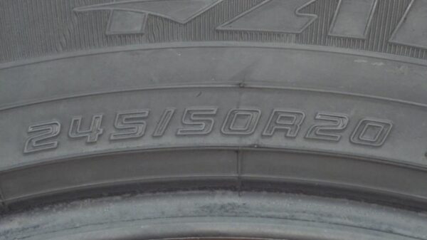 2 used tires 245/50/20 FALKEN - Image 7