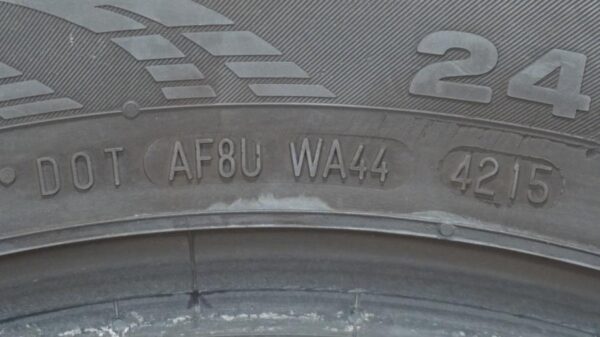 2 used tires 245/45/18 CONTINENTAL - Image 7