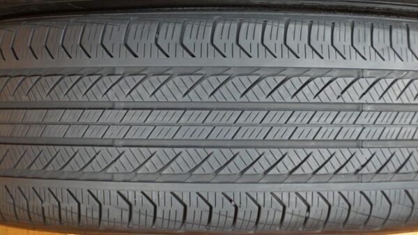 2 used tires 245/40/18 CONTINENTAL - Image 4