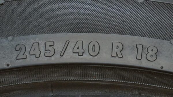 2 used tires 245/40/18 CONTINENTAL - Image 7