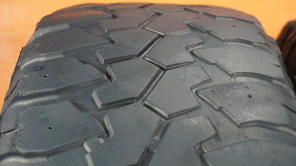 4 used tires LT 285/75/16 MAXXIS - Image 5