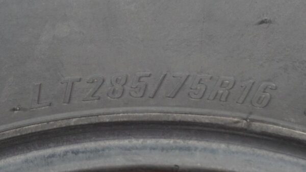 4 used tires LT 285/75/16 MAXXIS - Image 7