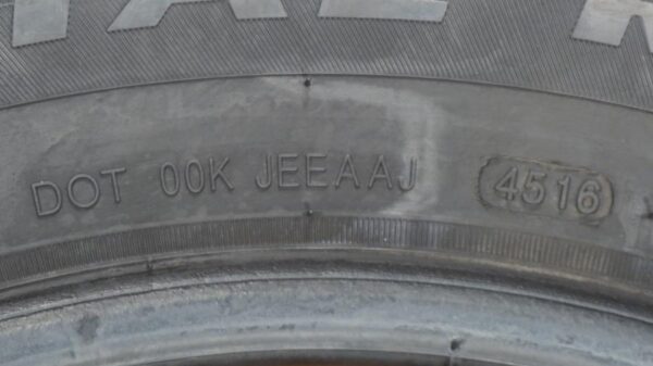 2 used tires 205/60/16 WESTLAKE - Image 8