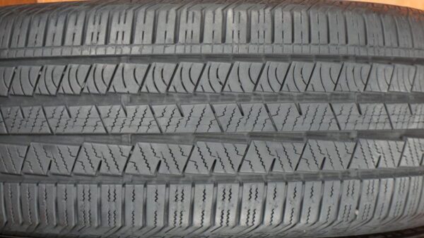 2 used tires 255/50/19 CONTINENTAL - Image 6