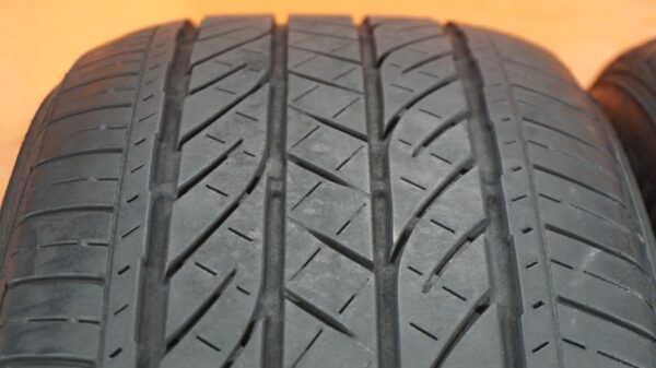 2 used tires 235/55/20 BRIDGESTONE - Image 5