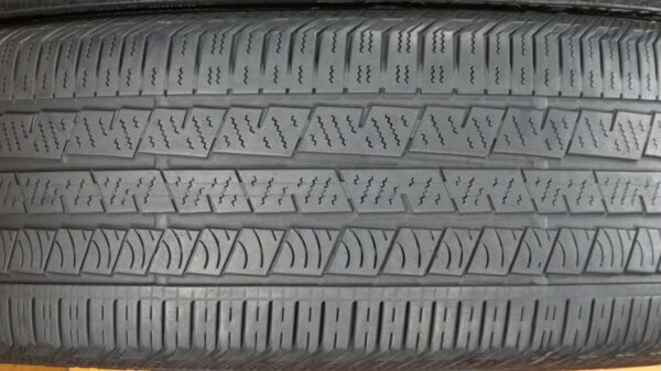 2 used tires 265/45/20 CONTINENTAL - Image 4