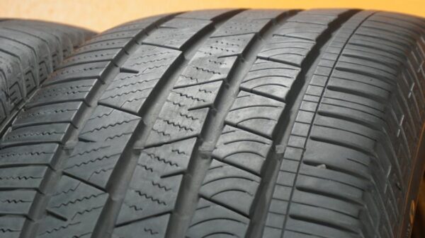 2 used tires 255/50/19 CONTINENTAL - Image 3