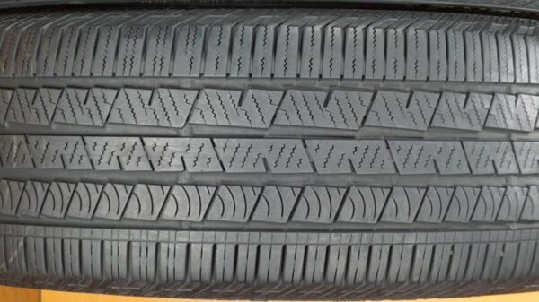 2 used tires 255/50/19 CONTINENTAL - Image 4