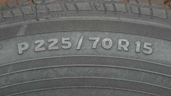 2 used tires 225/70/15 CONTINENTAL - Image 7