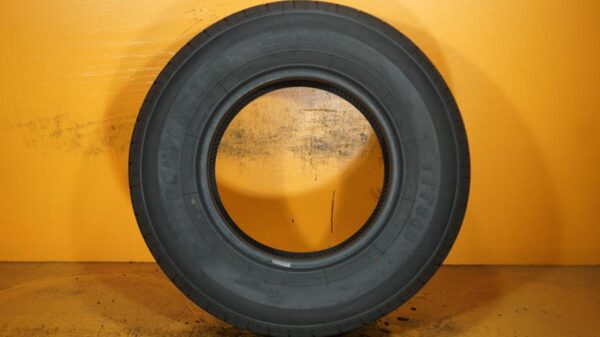 2 used tires ST 225/75/15 CONTENDER - Image 6