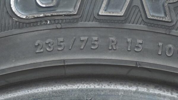 2 used tires 235/75/15 GENERAL - Image 7