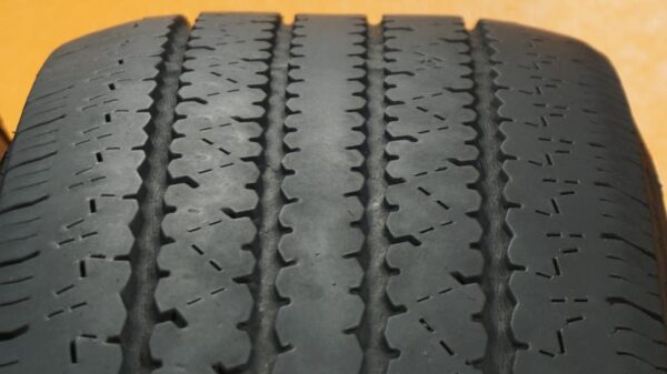 2 used tires LT 245/75/16 BRIDGESTONE - Image 5