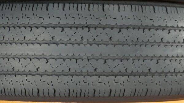 2 used tires LT 245/75/16 BRIDGESTONE - Image 4