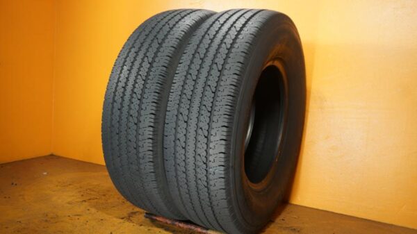 2 used tires LT 245/75/16 BRIDGESTONE - Image 2